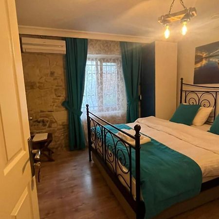 Foca Antik Otel Ngoại thất bức ảnh