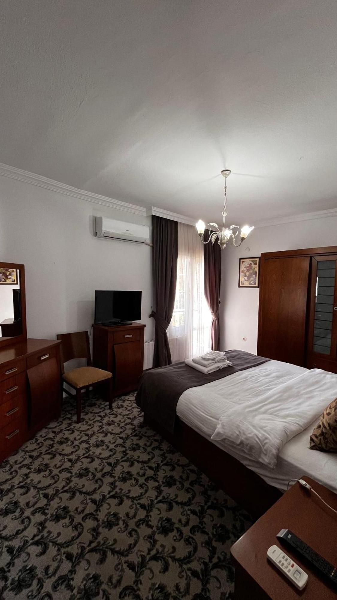 Foca Antik Otel Ngoại thất bức ảnh