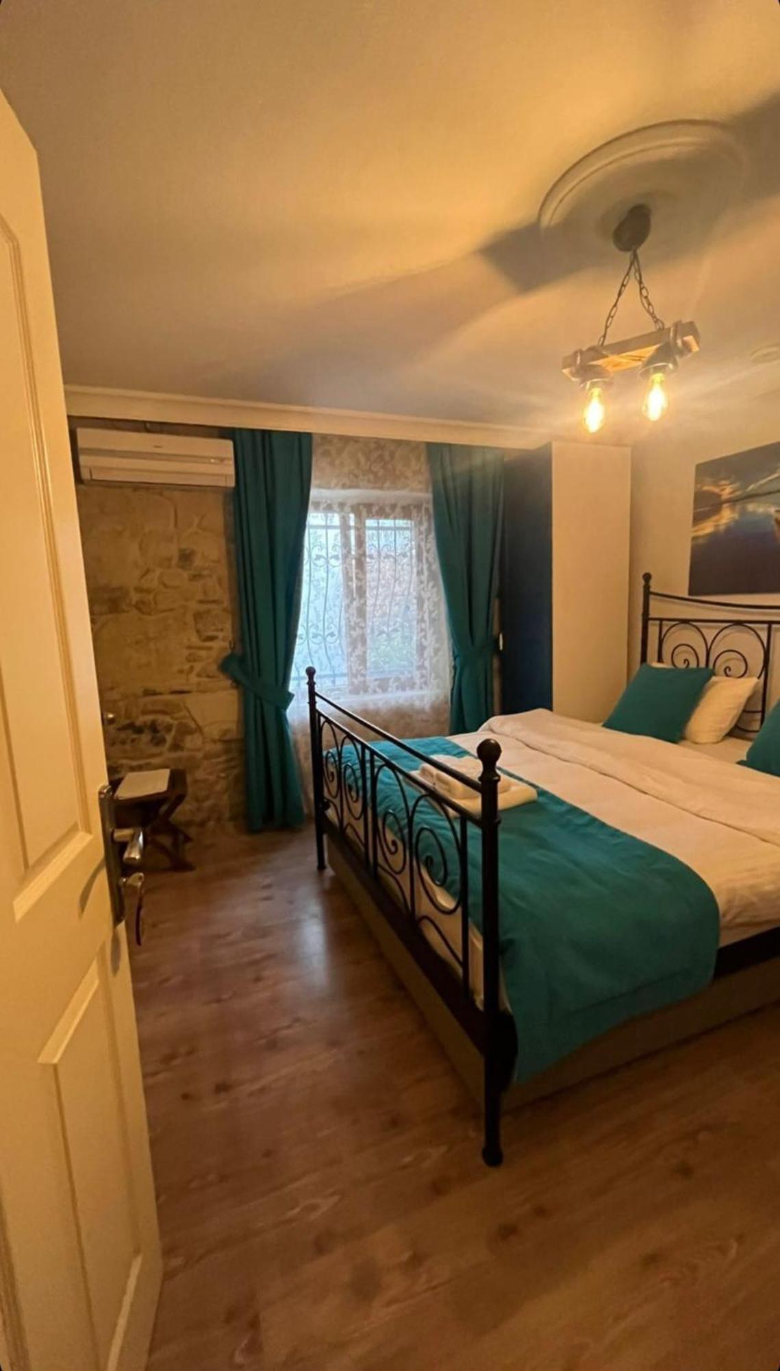 Foca Antik Otel Ngoại thất bức ảnh