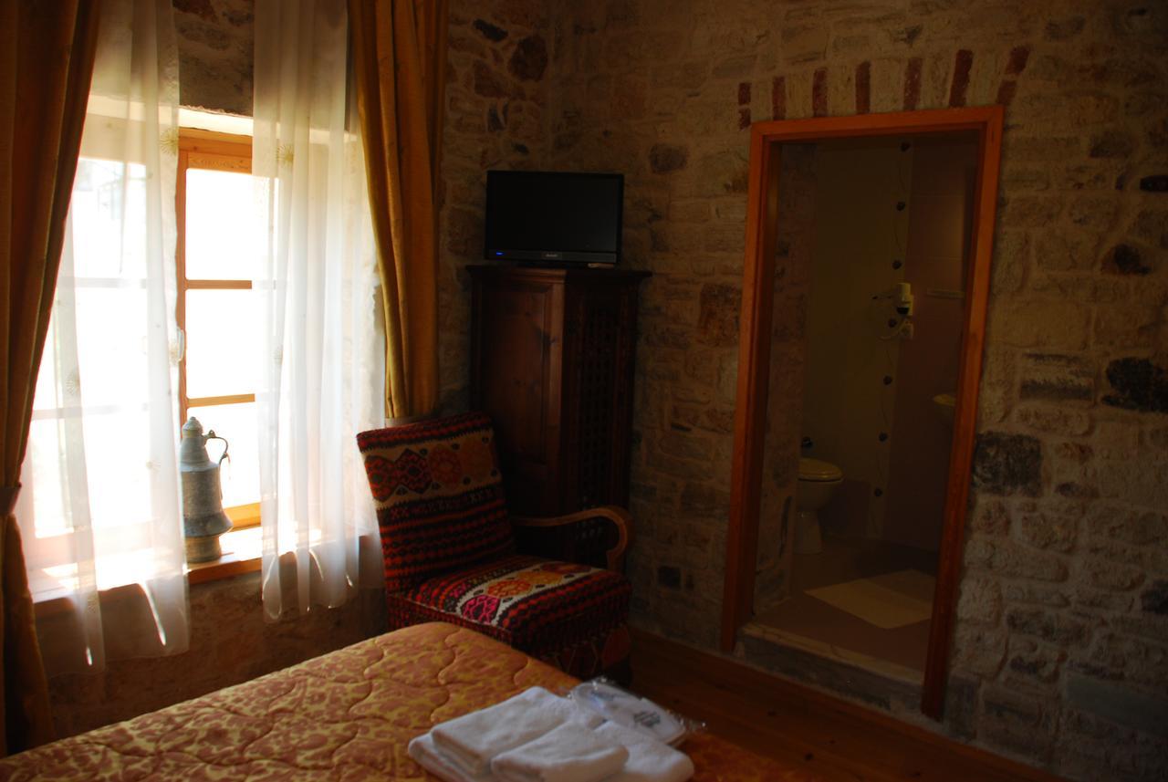Foca Antik Otel Ngoại thất bức ảnh