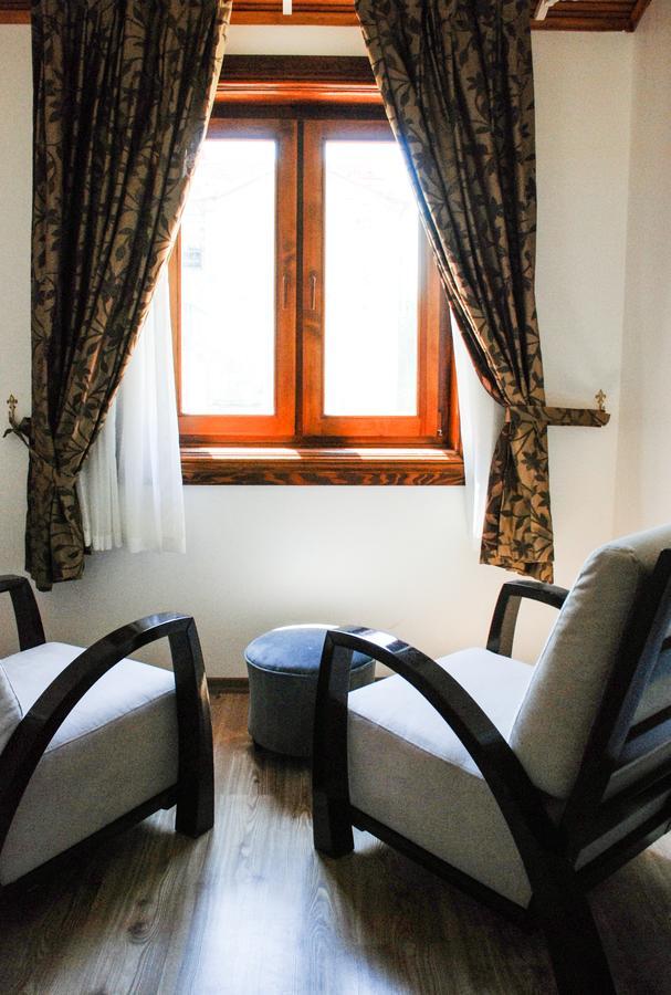 Foca Antik Otel Ngoại thất bức ảnh