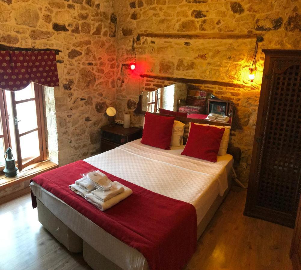 Foca Antik Otel Ngoại thất bức ảnh