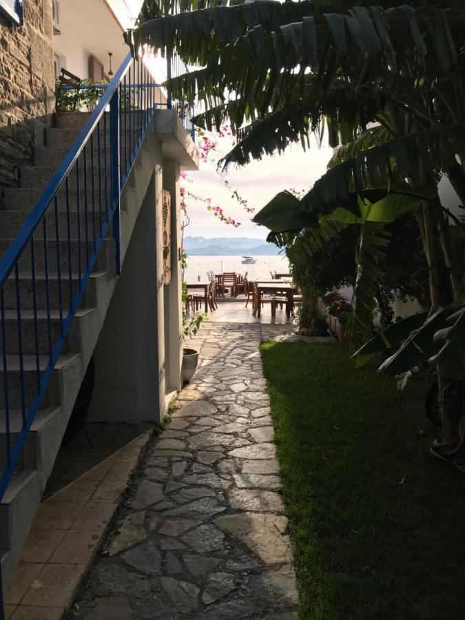 Foca Antik Otel Ngoại thất bức ảnh
